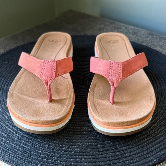 EUC RARE! UGG Coral thong, flip flop, sandal - Picture 2 of 10
